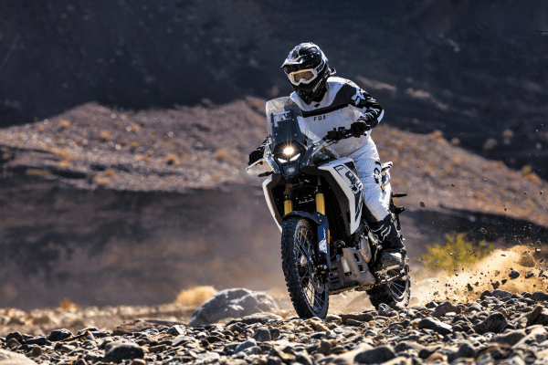 VOGE-DS800-RALLY-GAALERIA-INICIAL-11