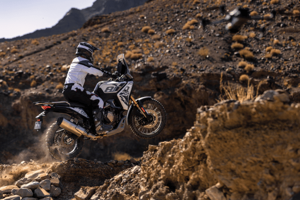 VOGE-DS800-RALLY-GAALERIA-INICIAL-12